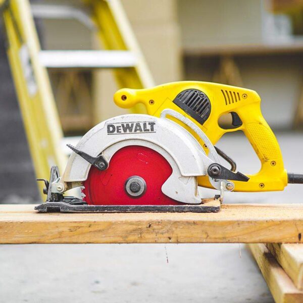 The Role of Chemicals in Clean Energy: Catalyust Chemicals’ Contribution to Renewable Technologies